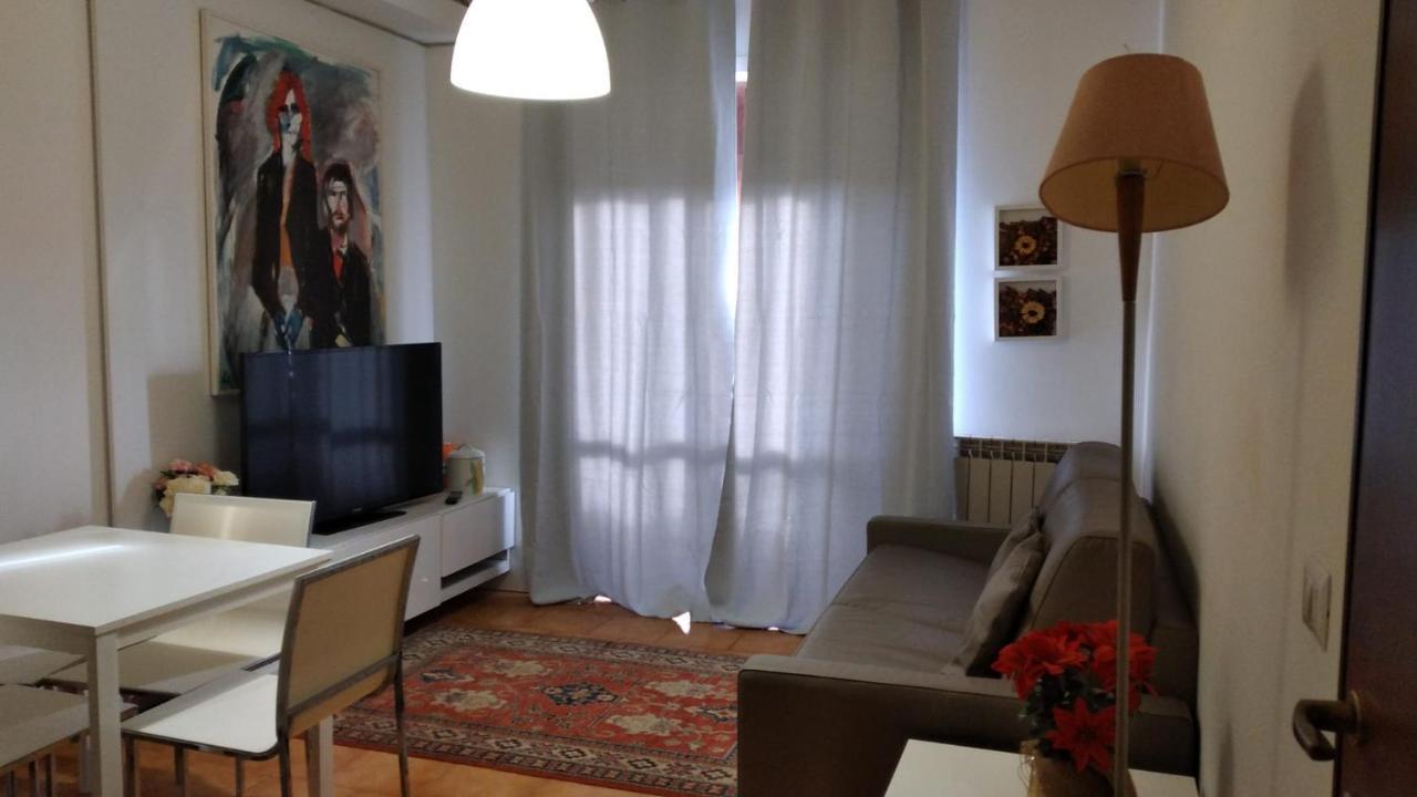 Carducci Apartment - The V Collection Turate Dış mekan fotoğraf